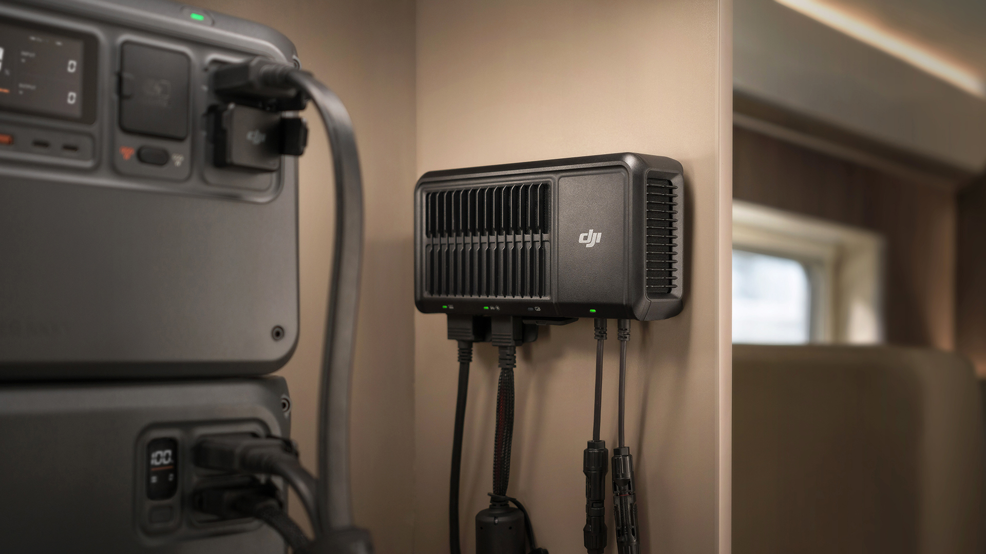 DJI Power 1,8 kW Solar Araç Süper Hızlı Şarj Cihazı
